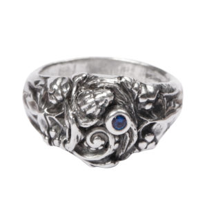 Bouquet Ring: Sea Shell With Sapphire